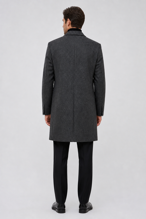 Hugo Coat